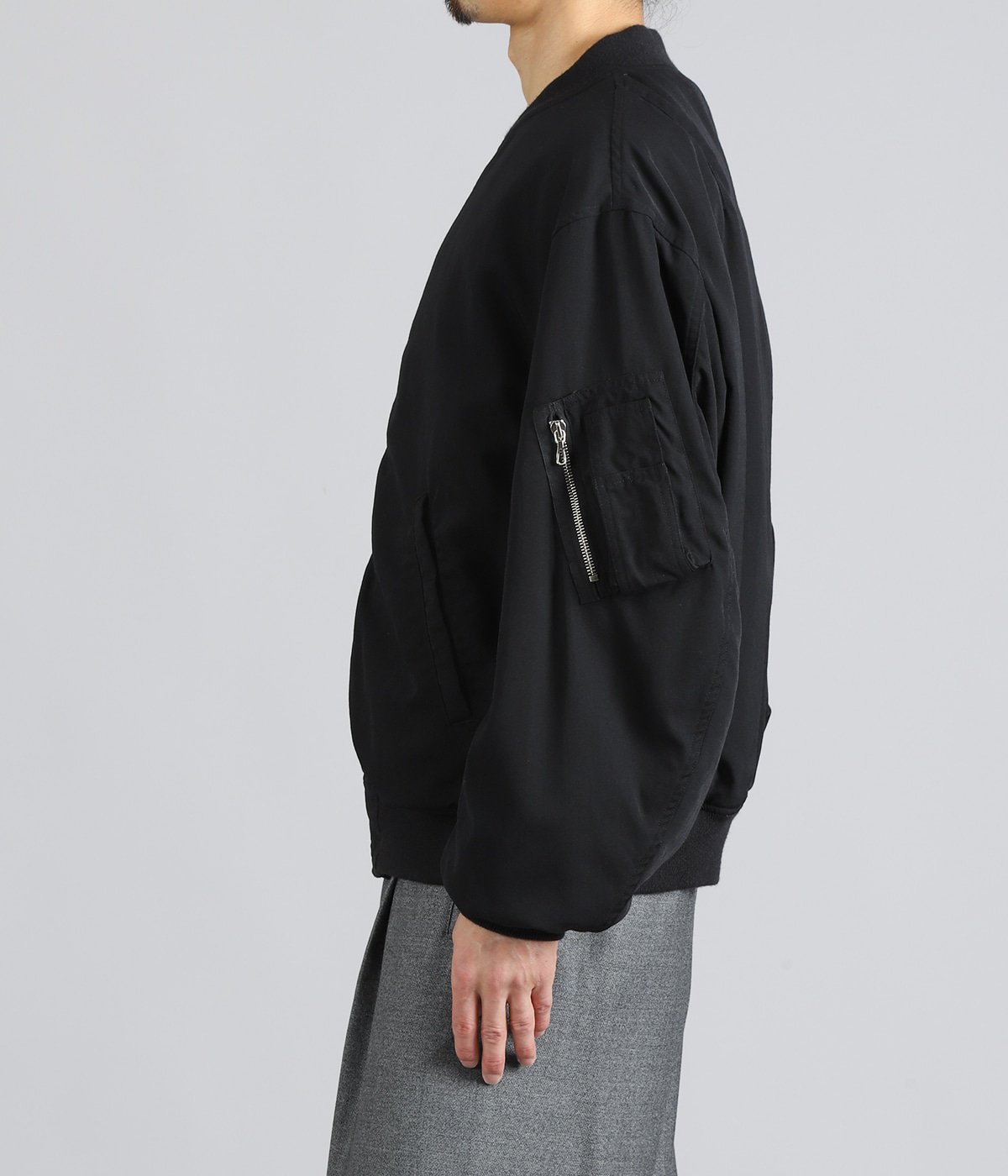 model（175cm / 60kg）B85 W75 H92 着用サイズ：1