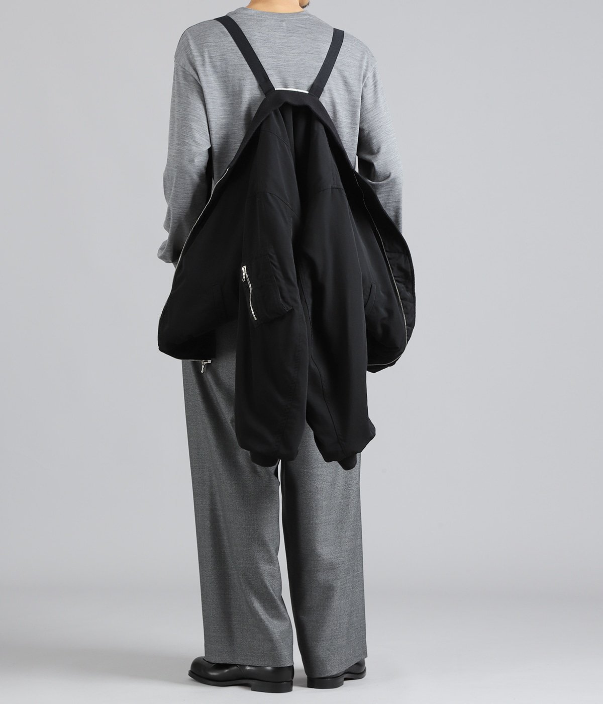 model（175cm / 60kg）B85 W75 H92 着用サイズ：1