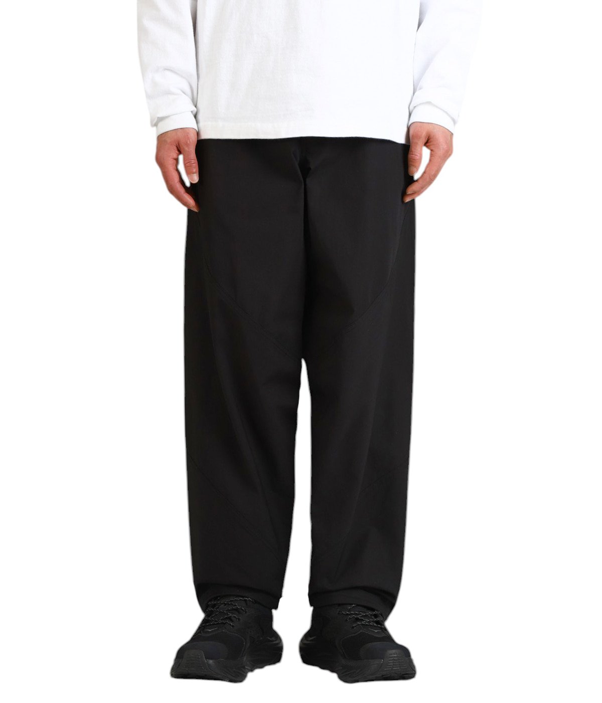 model（175cm / 60kg）B85 W75 H92 着用サイズ：2