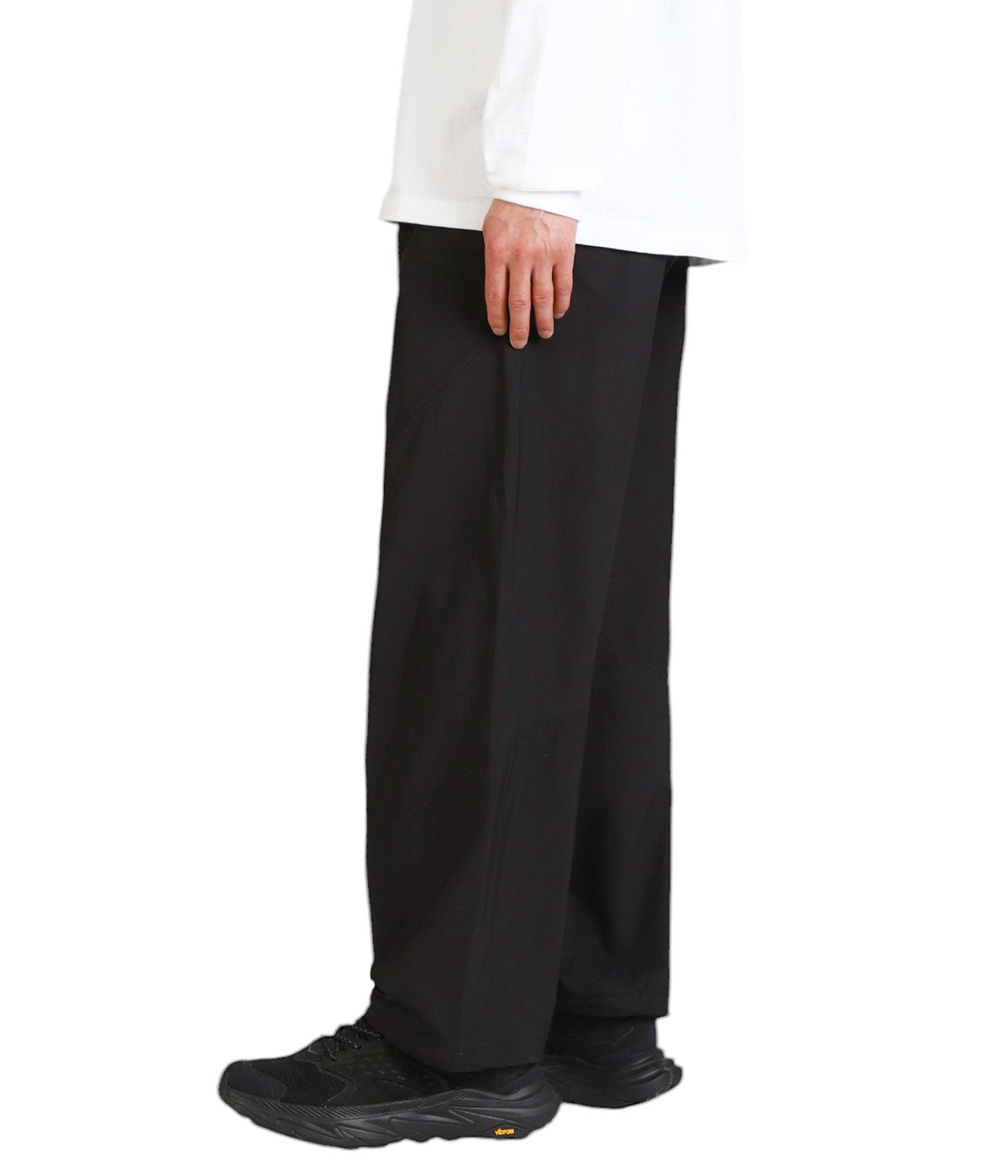 model（175cm / 60kg）B85 W75 H92 着用サイズ：2