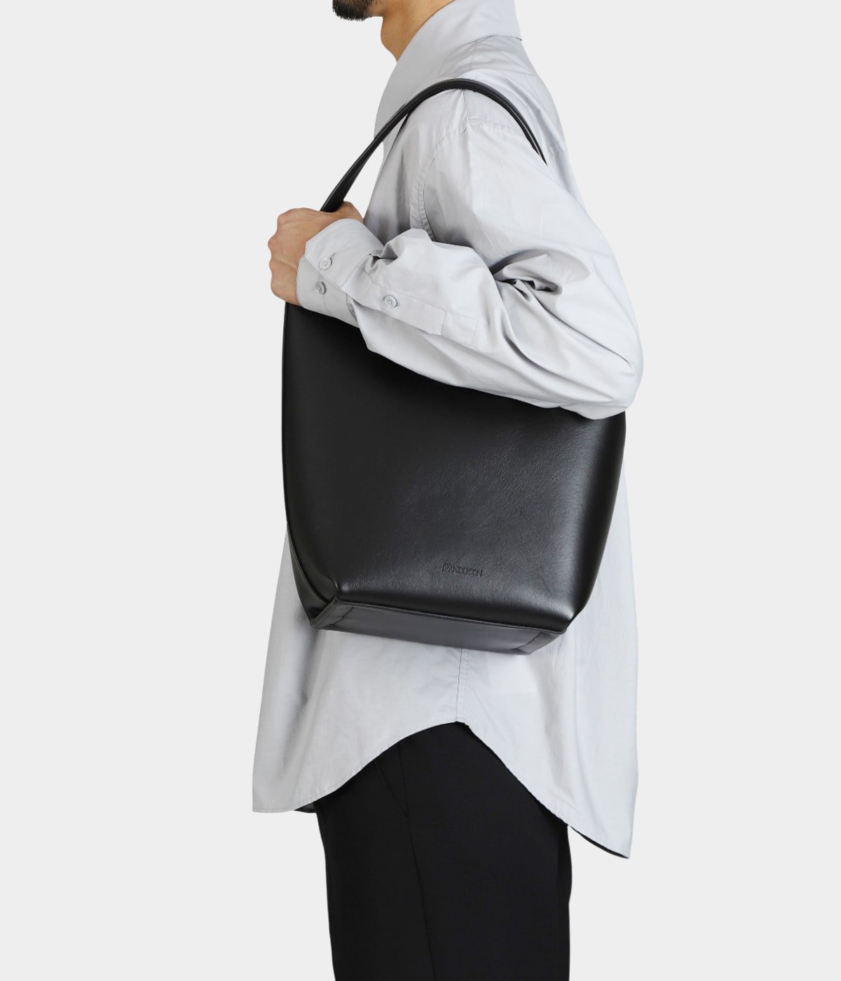 THE JWA CORNER BUCKET | JW ANDERSON(ジェイダブリュー THE JWA CORNER BUCKET | JW ANDERSON(ジェイダブリュー