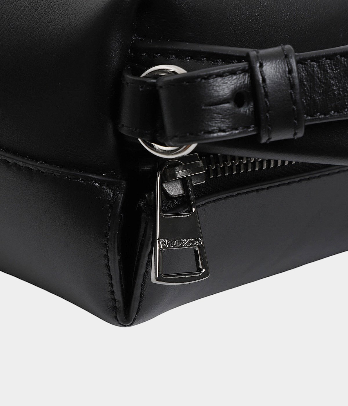 THE JWA CORNER BAG | JW ANDERSON(ジェイダブリュー