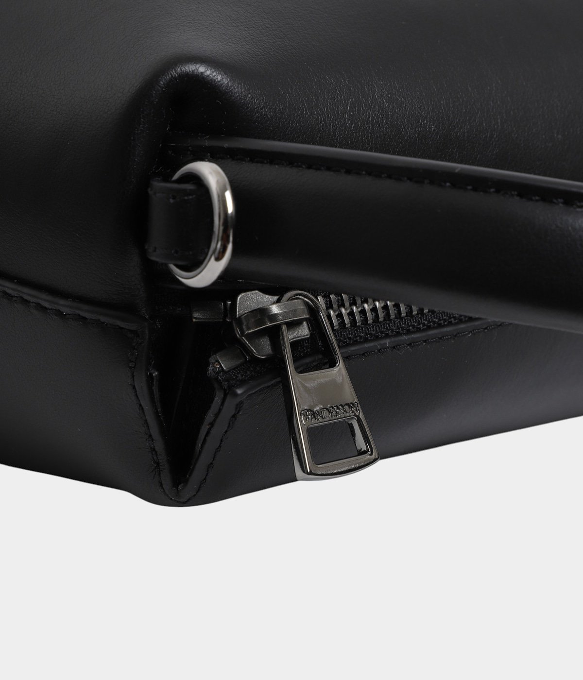 JW Anderson DK0027PG1774804 関税送料込 THE JWA SMALL CORNER BAG | JW ANDERSON(ジェイダブリュー