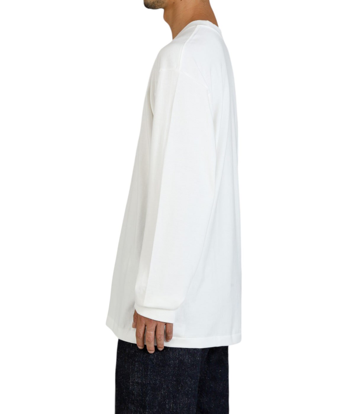 model（184cm / 63kg）B85 W80 H102 着用サイズ：XXL
