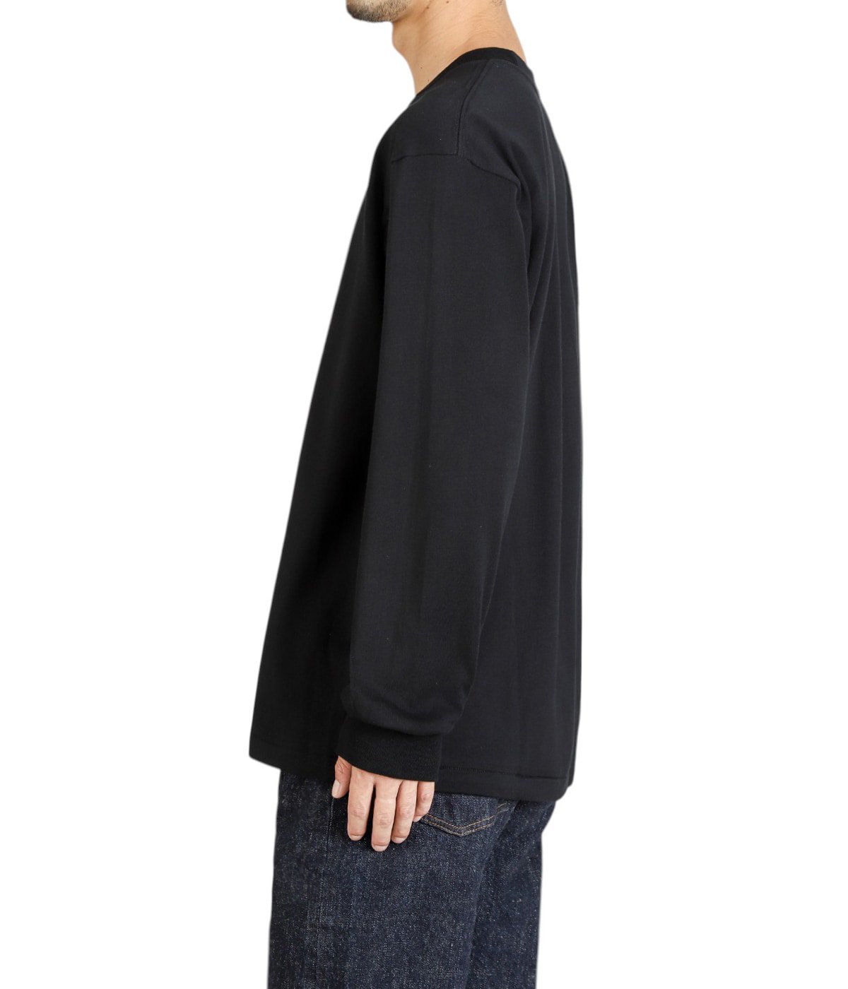 model（184cm / 63kg）B85 W80 H102 着用サイズ：XL