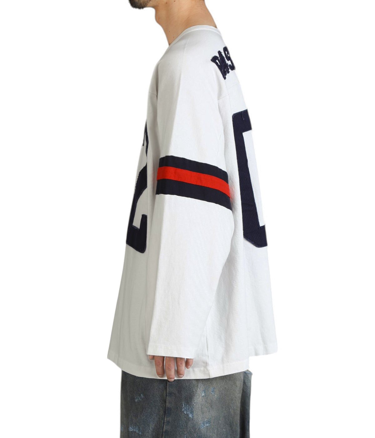 model（184cm / 63kg）B85 W80 H102 着用サイズ：XL