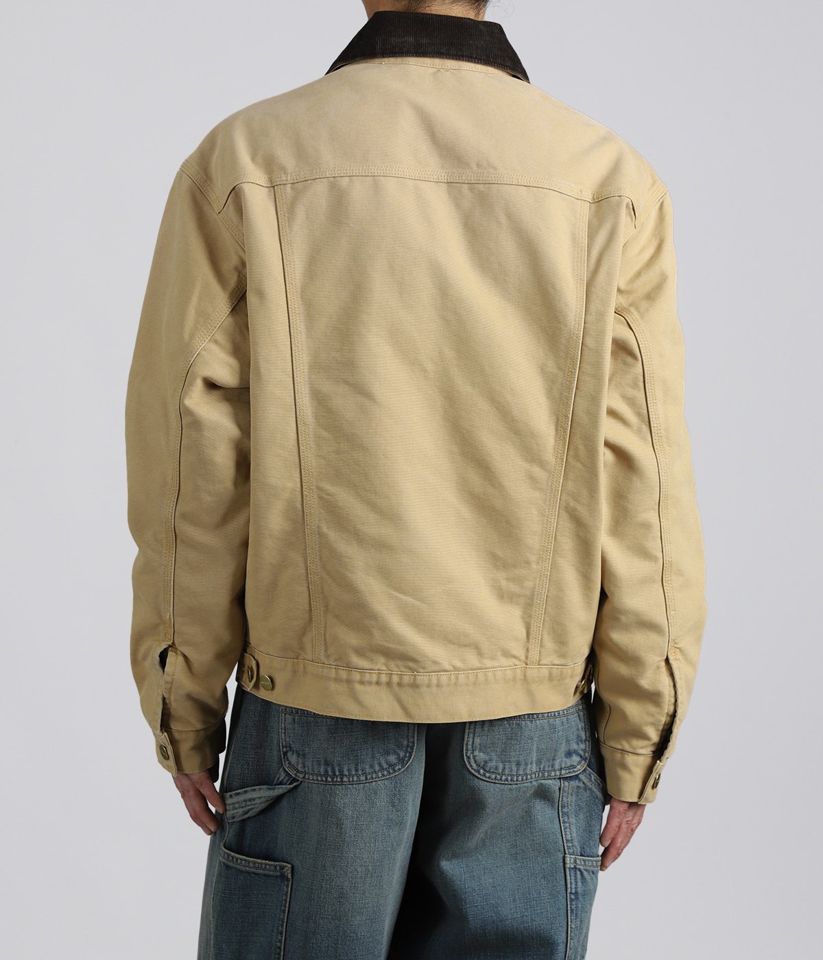 model（175cm / 60kg）B85 W75 H92 着用サイズ：S