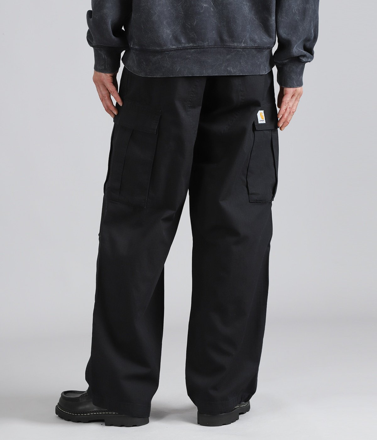 model（175cm / 60kg）B85 W75 H92 着用サイズ：30inch