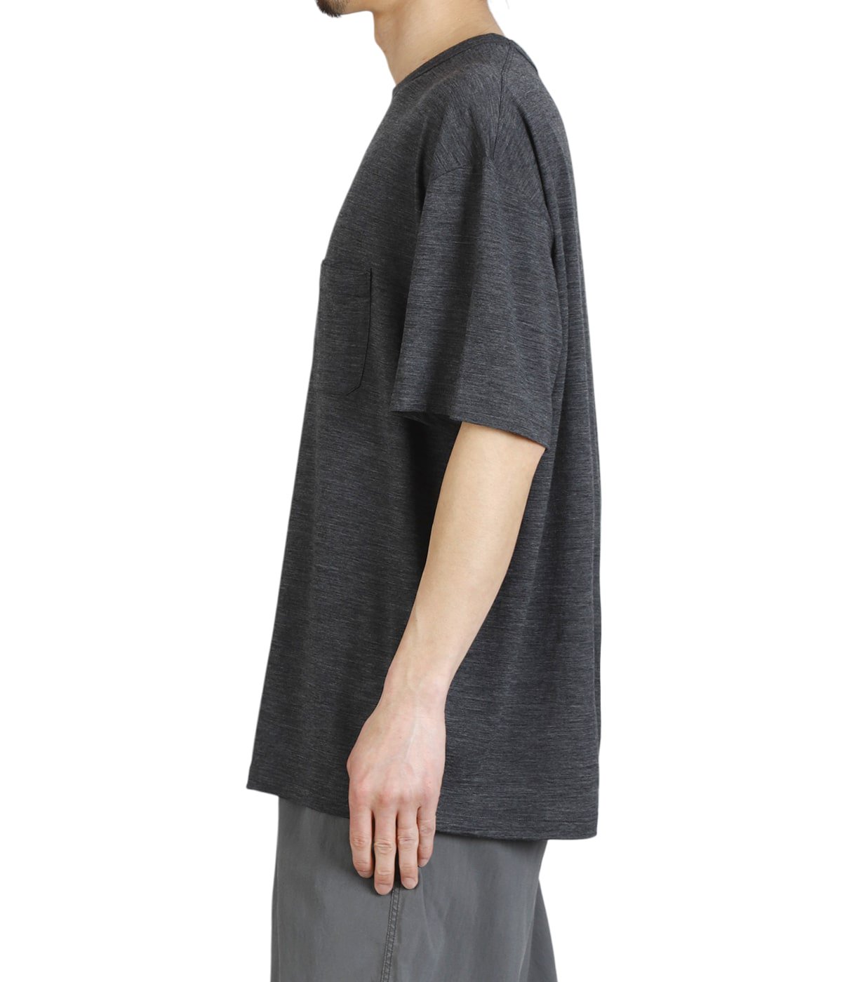 model（175cm / 60kg）B85 W75 H92 着用サイズ：L
