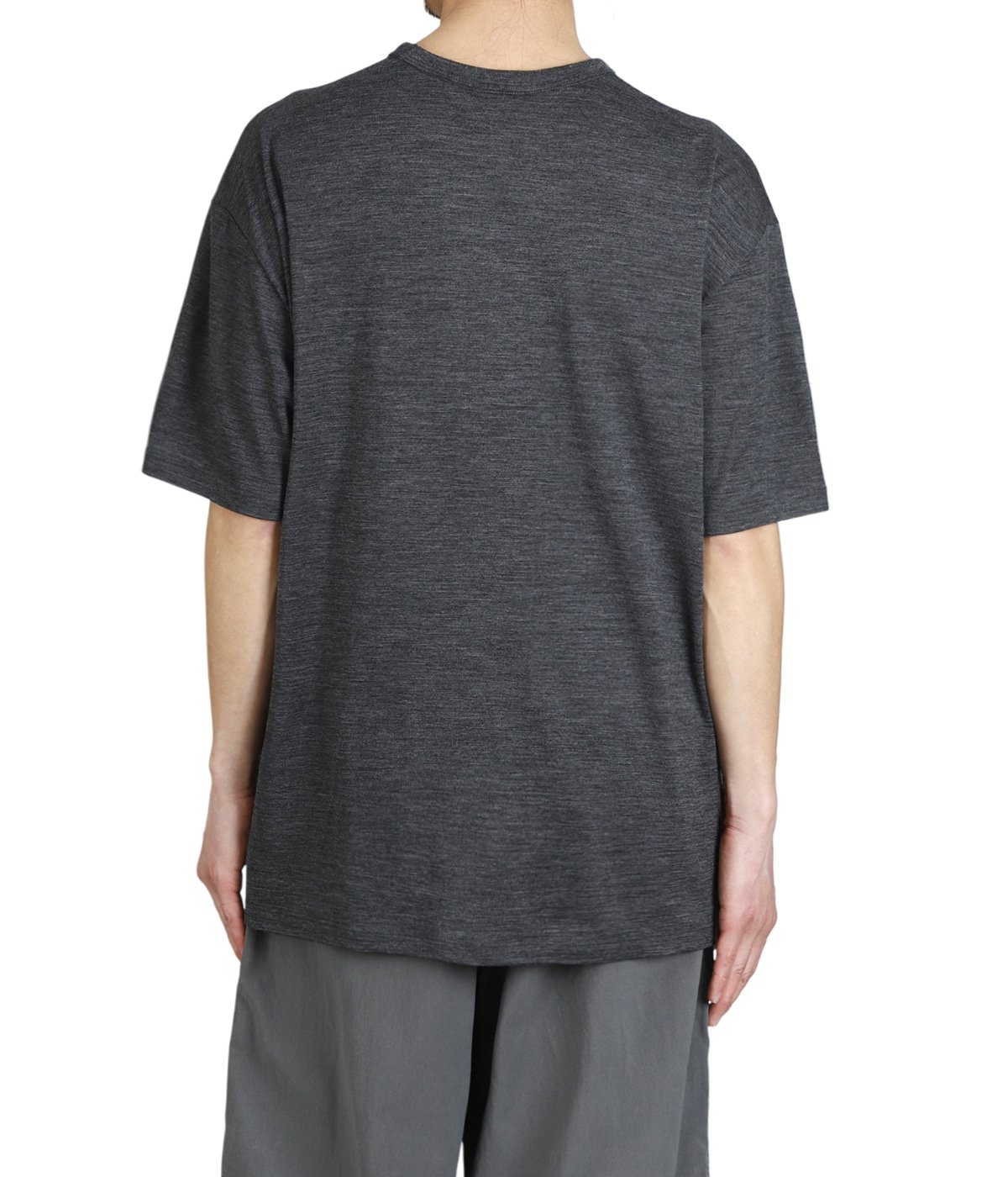 model（175cm / 60kg）B85 W75 H92 着用サイズ：L
