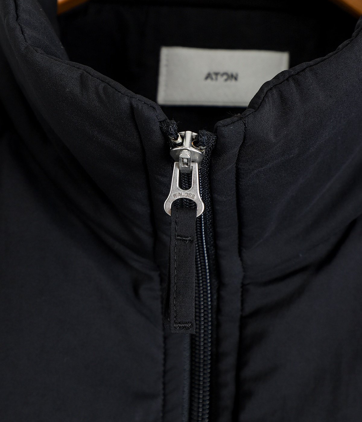 MAT AIRLY NYLON WOOL PADDED STAND JACKET | ATON(エイトン 