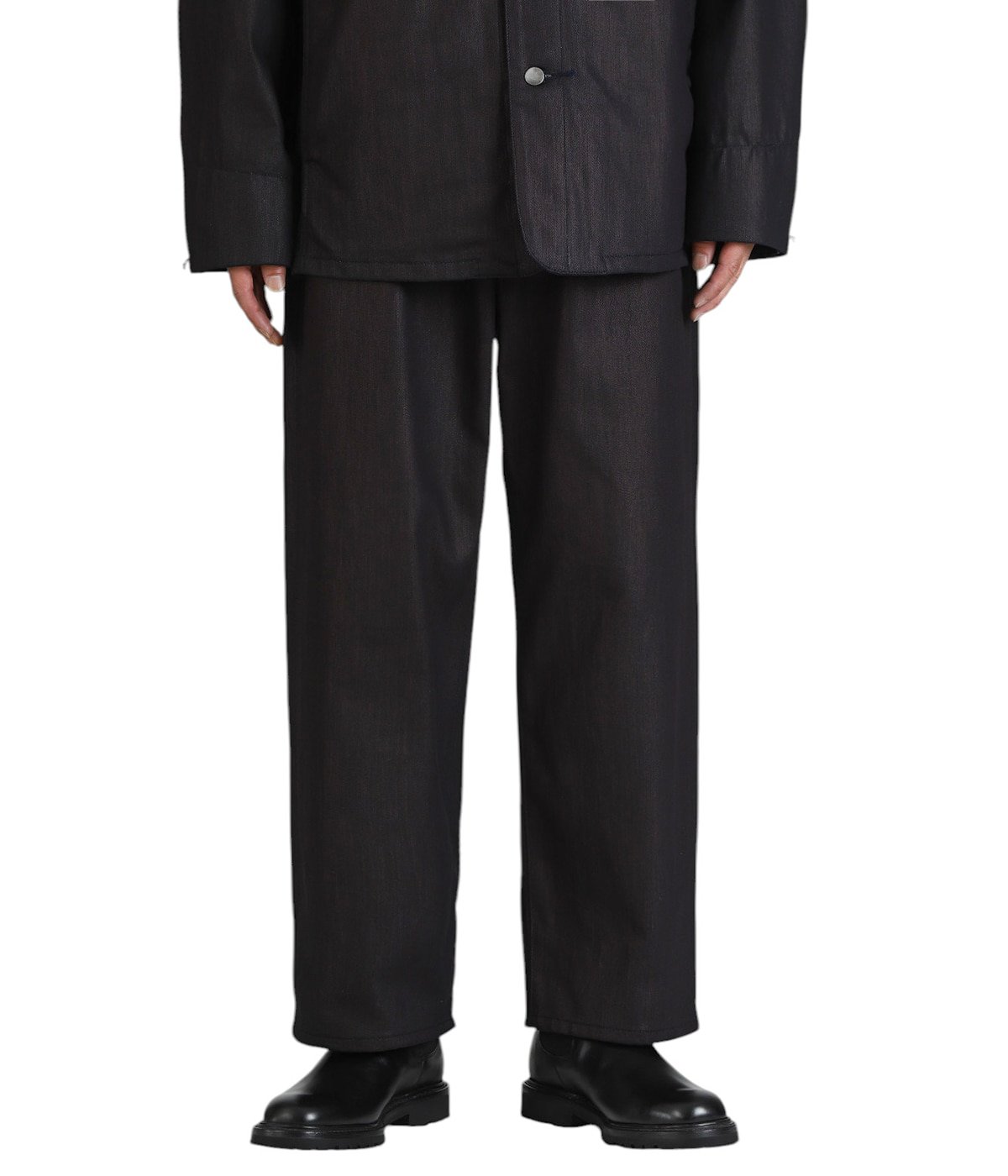 model（175cm / 60kg）B85 W75 H92 着用サイズ：L