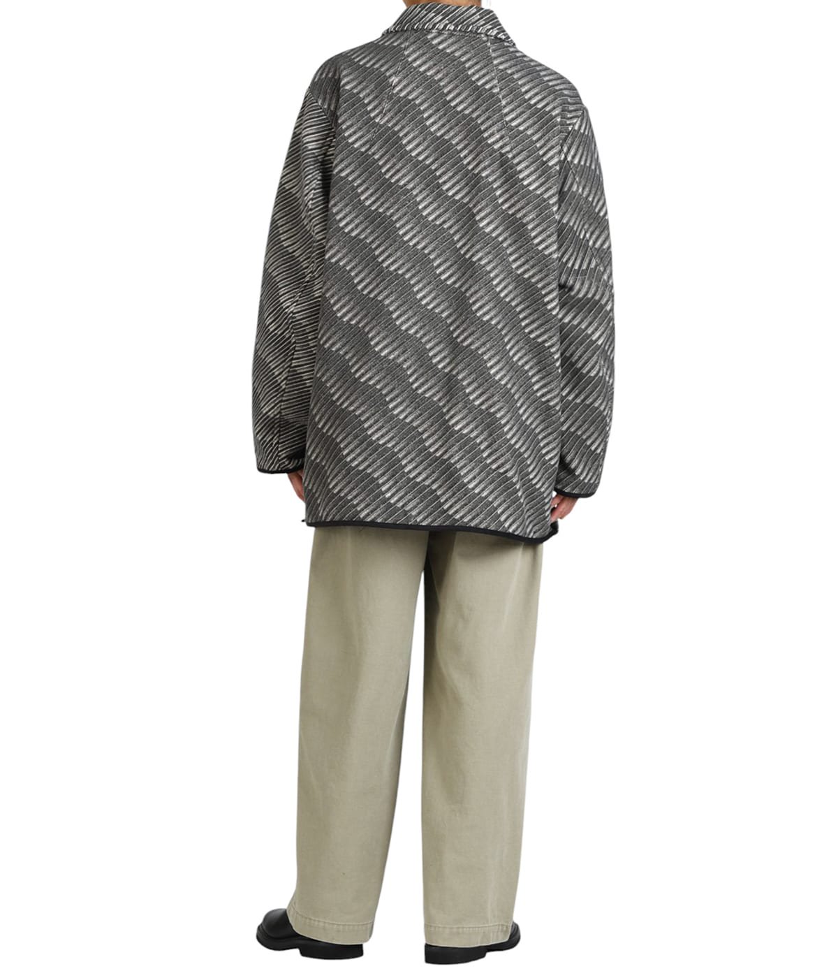 model（175cm / 60kg）B85 W75 H92 着用サイズ：L