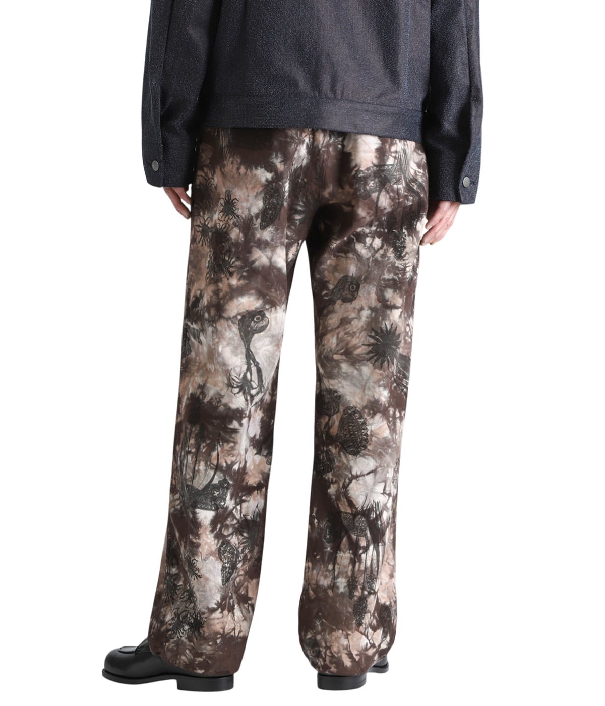model（175cm / 60kg）B85 W75 H92 着用サイズ：M
