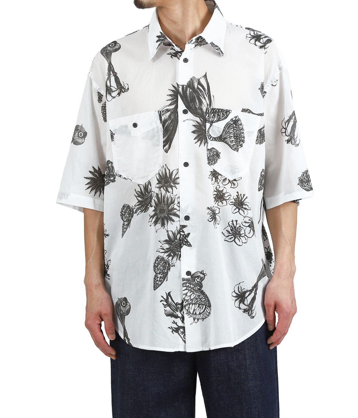 model（175cm / 60kg）B85 W75 H92 着用サイズ：L