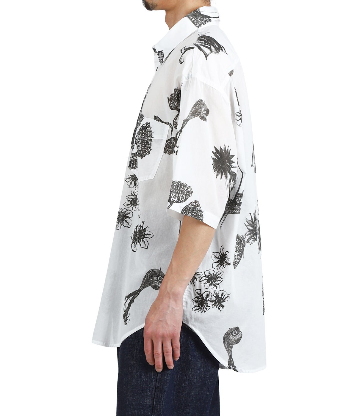 model（175cm / 60kg）B85 W75 H92 着用サイズ：L