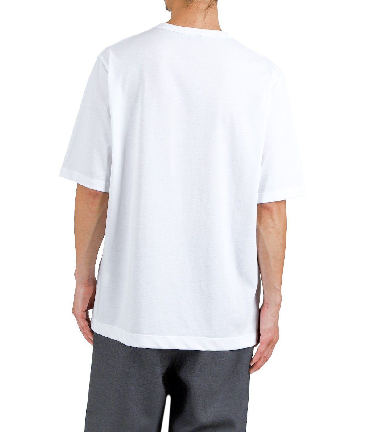 model（175cm / 60kg）B85 W75 H92 着用サイズ：4