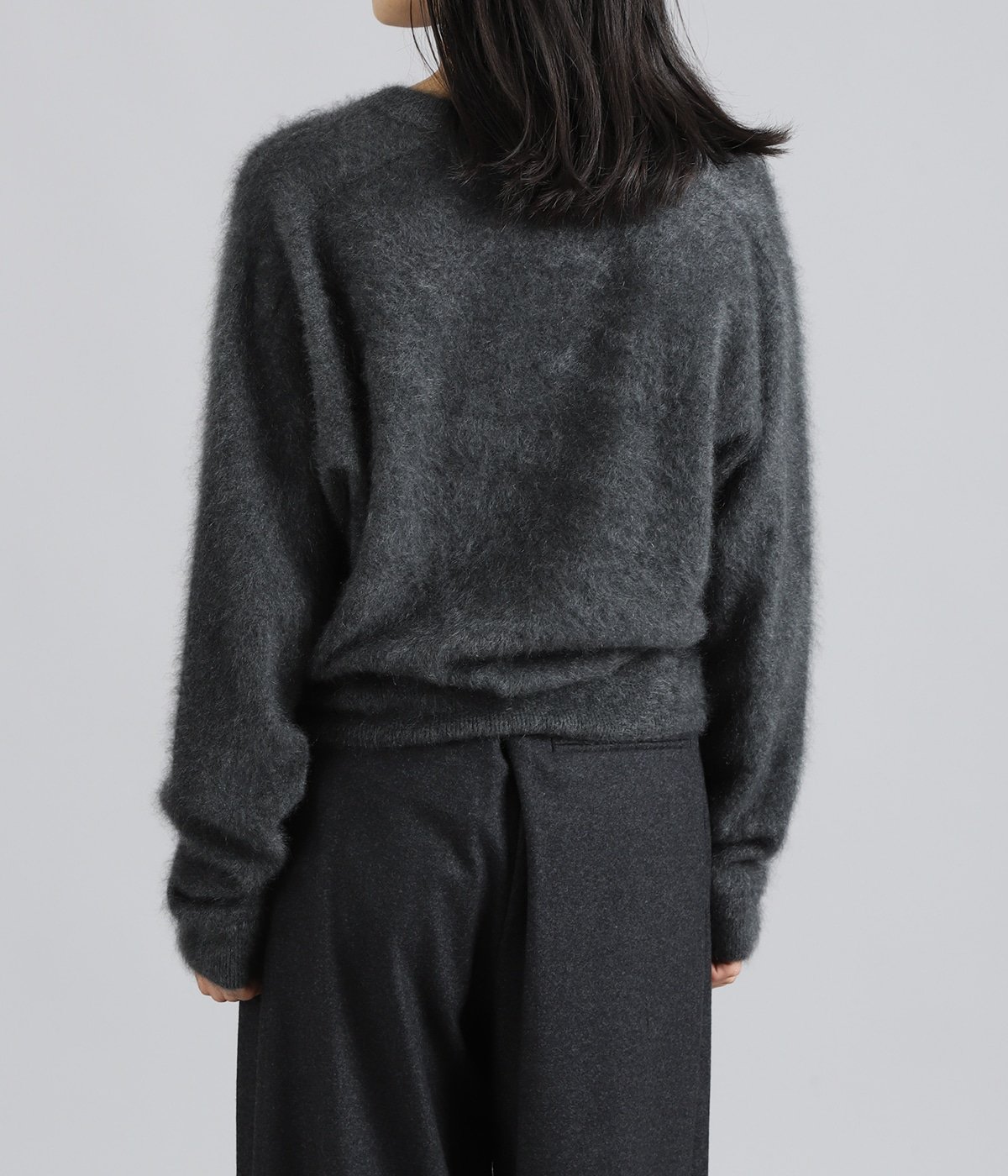 レディース】ROYAL CASHMERE FUR V NECK SWEATER | ATON(エイトン