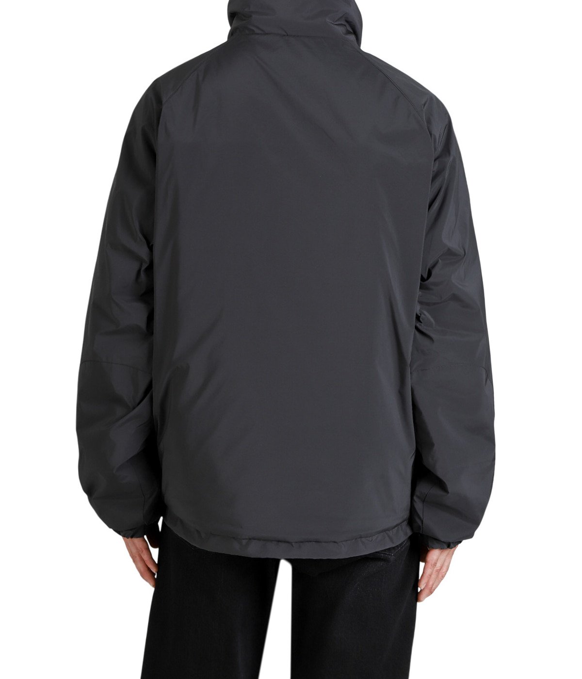 model（175cm / 60kg）B85 W75 H92 着用サイズ：4