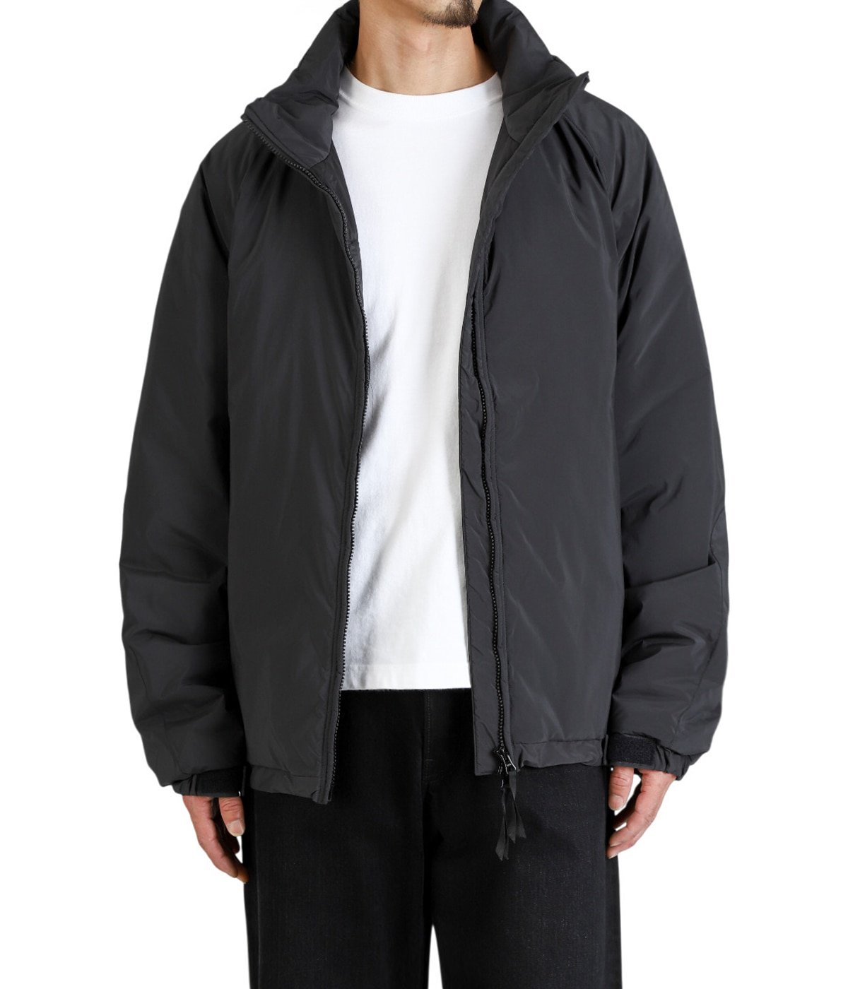 model（175cm / 60kg）B85 W75 H92 着用サイズ：4