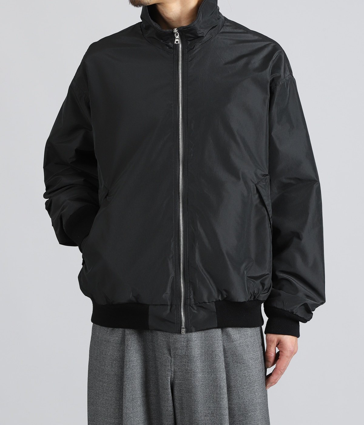 model（175cm / 60kg）B85 W75 H92 着用サイズ：3