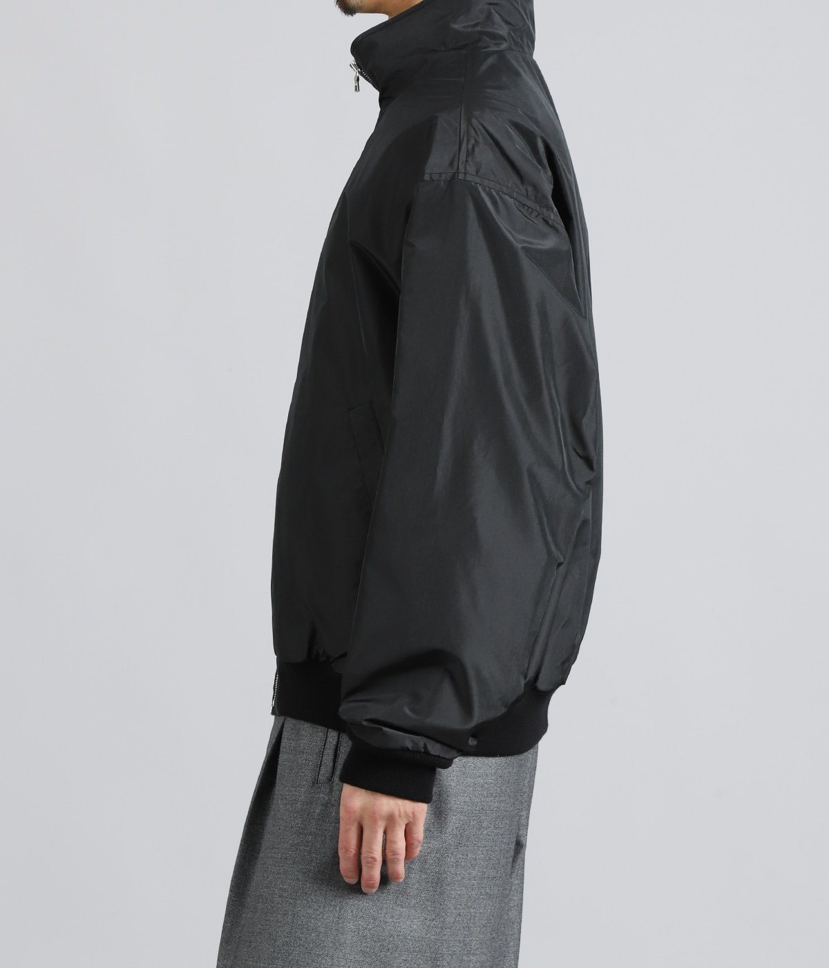 model（175cm / 60kg）B85 W75 H92 着用サイズ：3