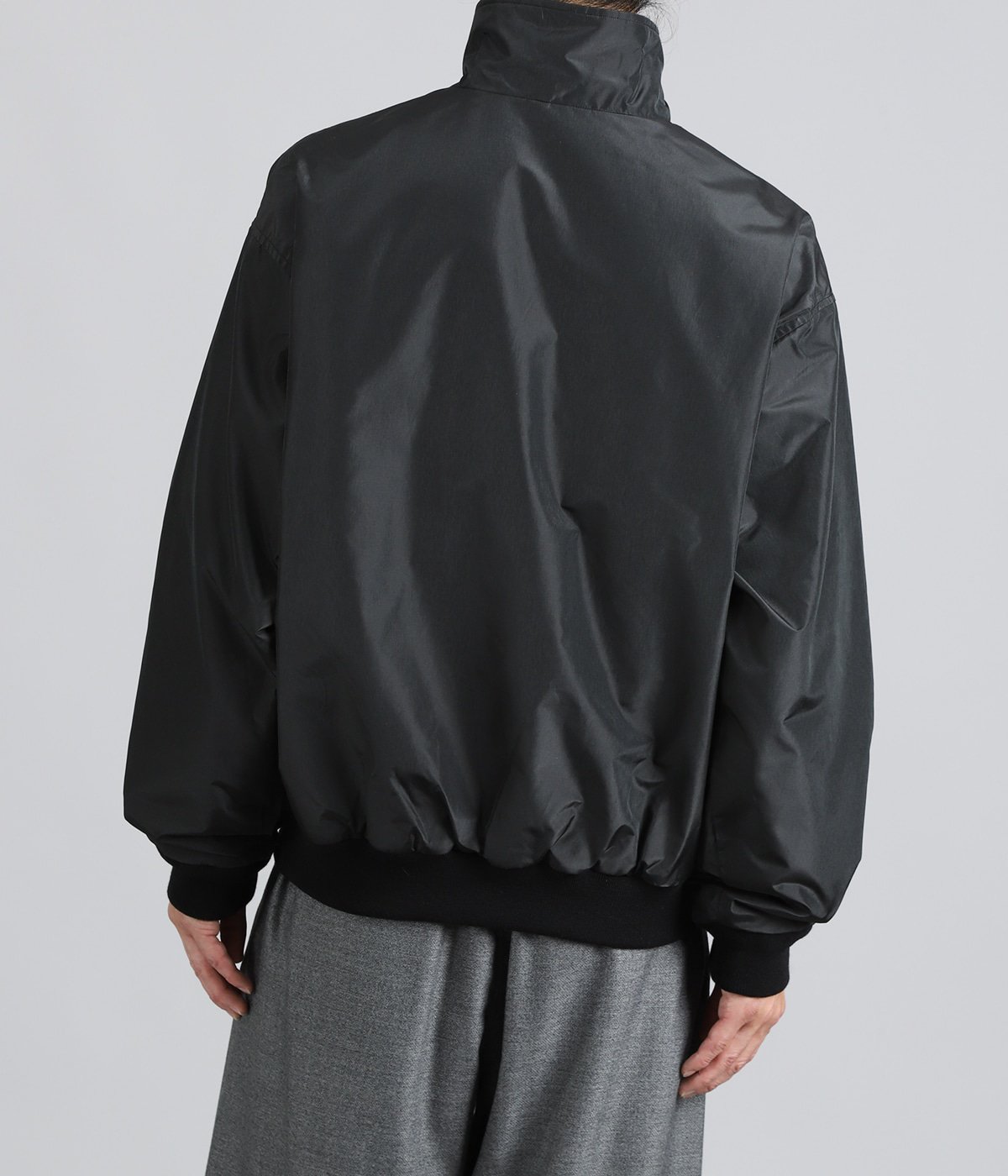 model（175cm / 60kg）B85 W75 H92 着用サイズ：3