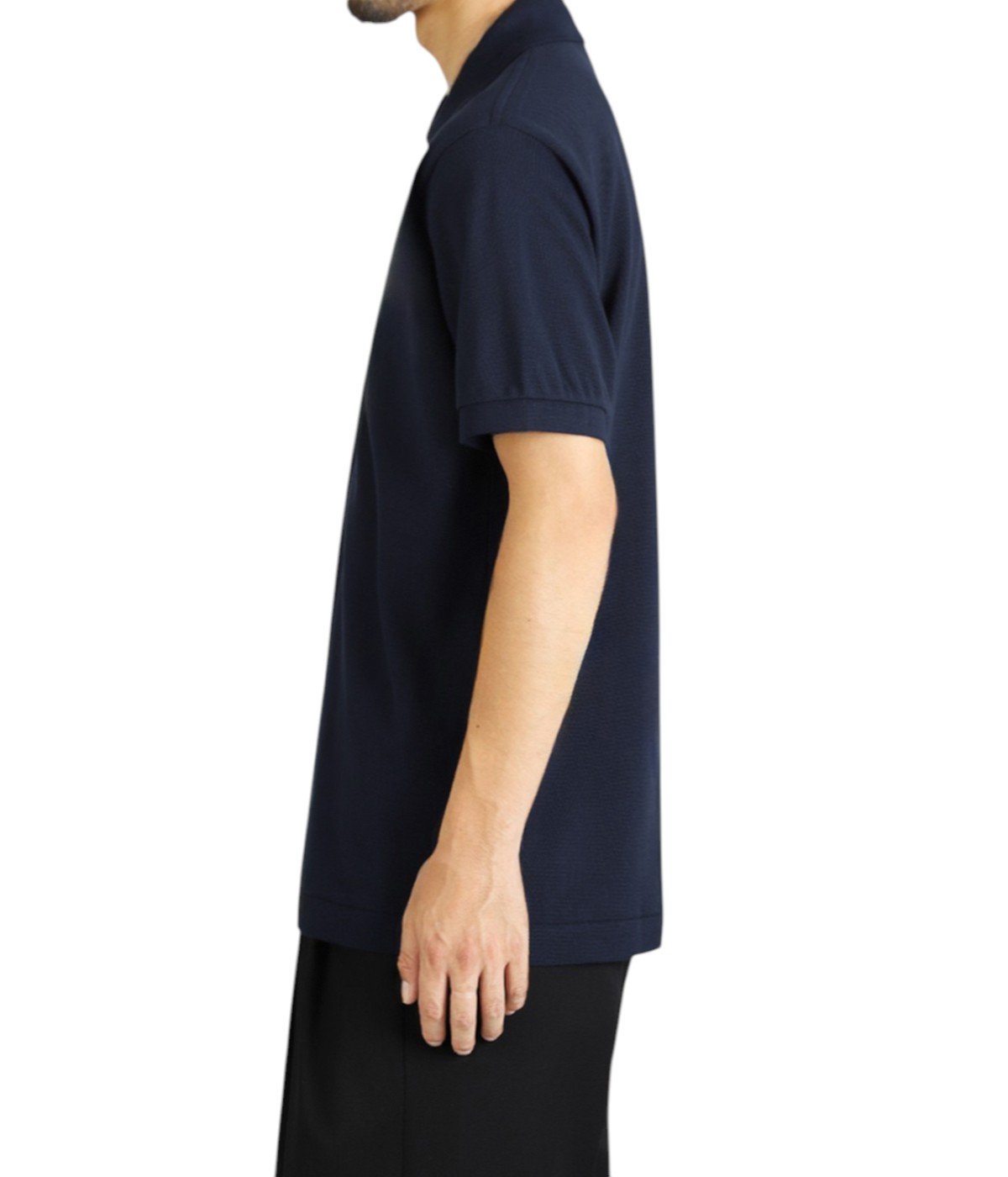 model（184cm / 63kg）B85 W80 H102 着用サイズ：4
