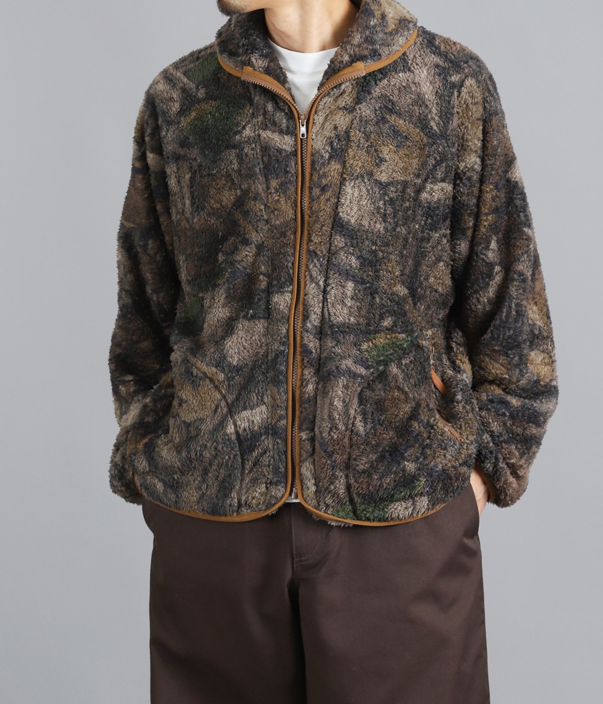 model（175cm / 60kg）B85 W75 H92 着用サイズ：M