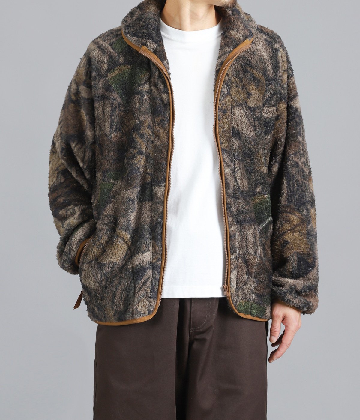 model（175cm / 60kg）B85 W75 H92 着用サイズ：M
