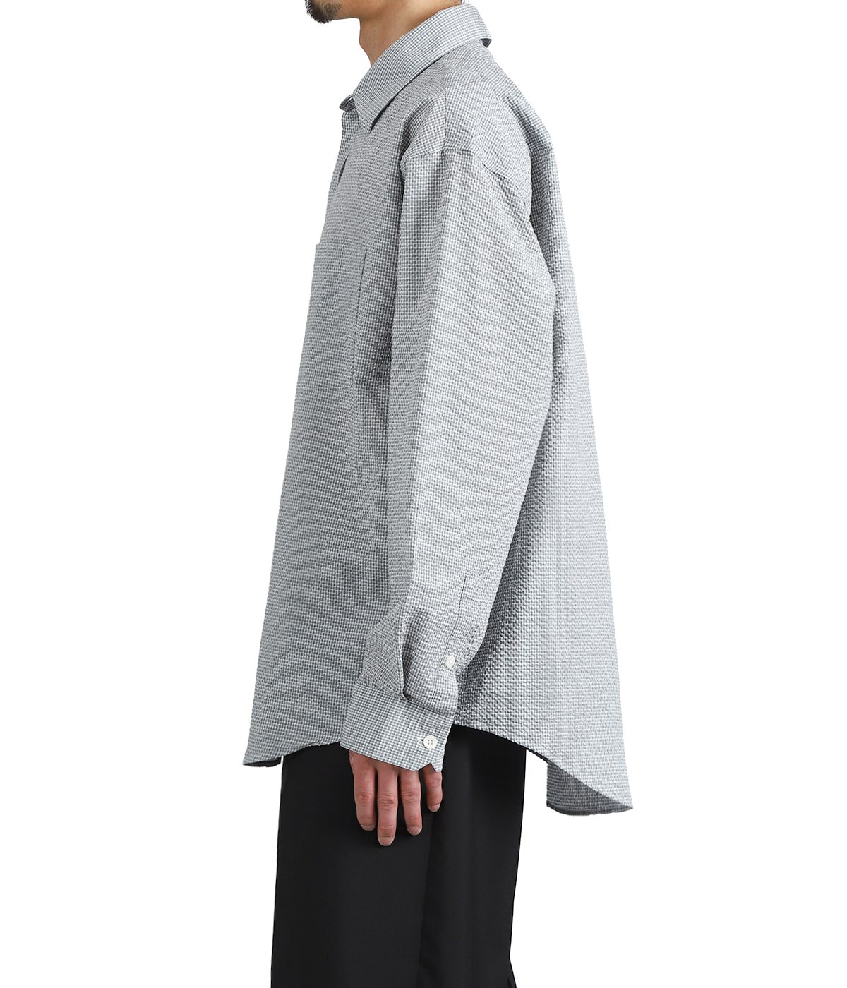 model（175cm / 60kg）B85 W75 H92 着用サイズ：M