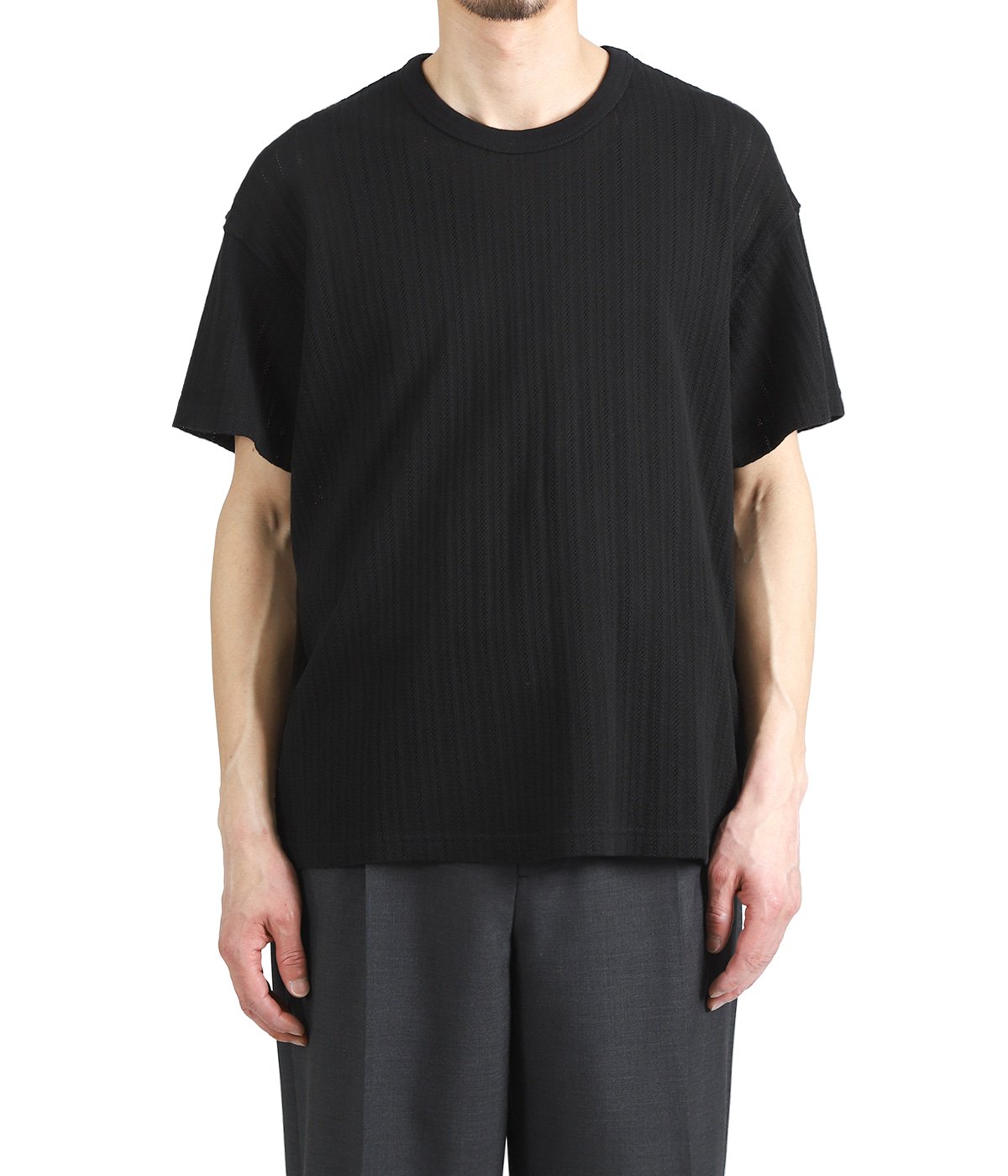 model（175cm / 60kg）B85 W75 H92 着用サイズ：M