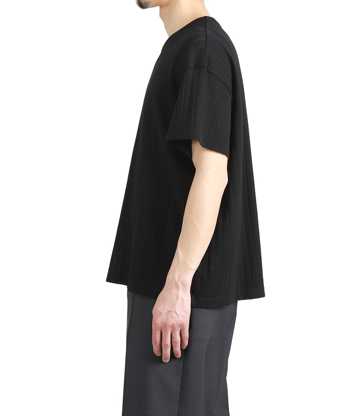 model（175cm / 60kg）B85 W75 H92 着用サイズ：M