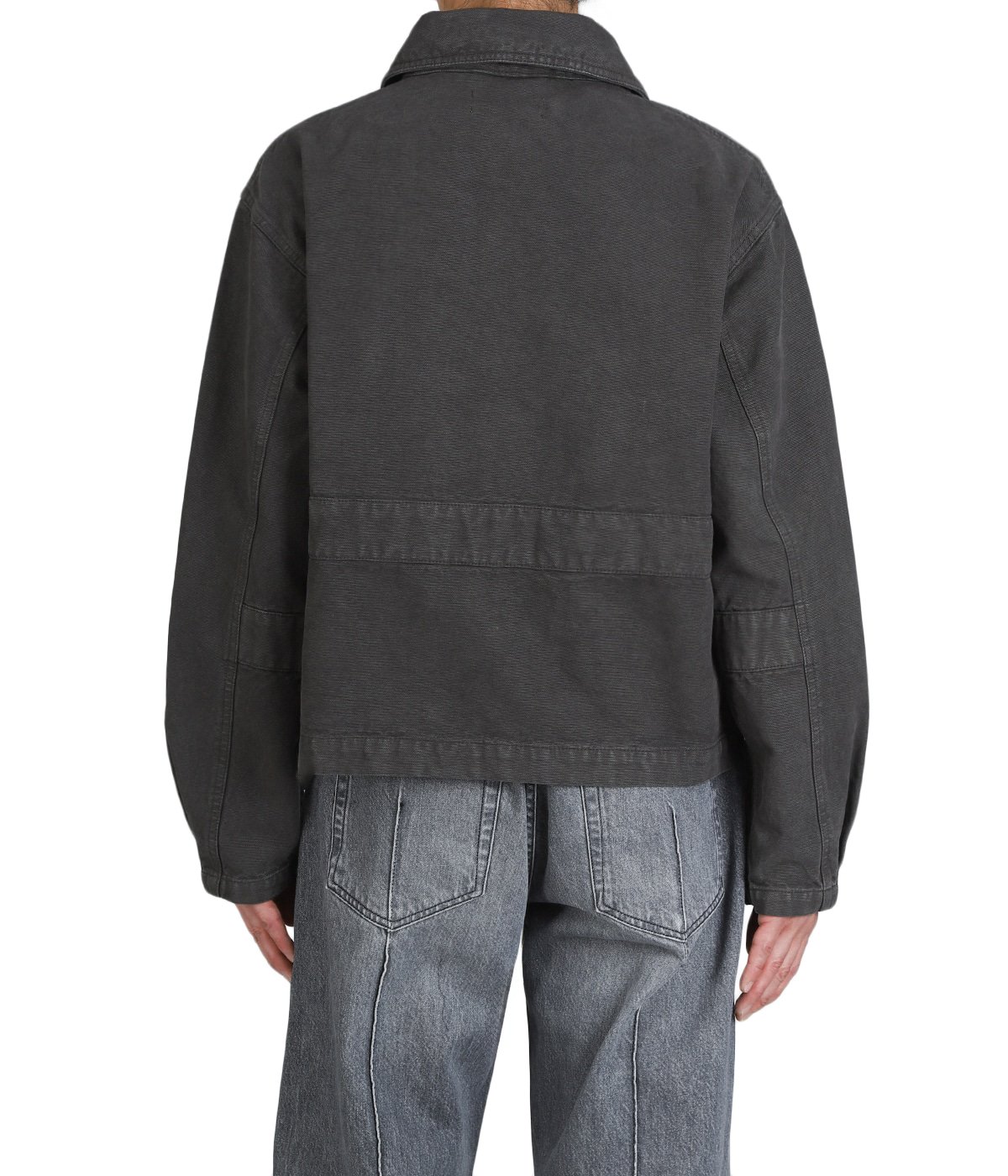 model（175cm / 60kg）B85 W75 H92 着用サイズ：XS
