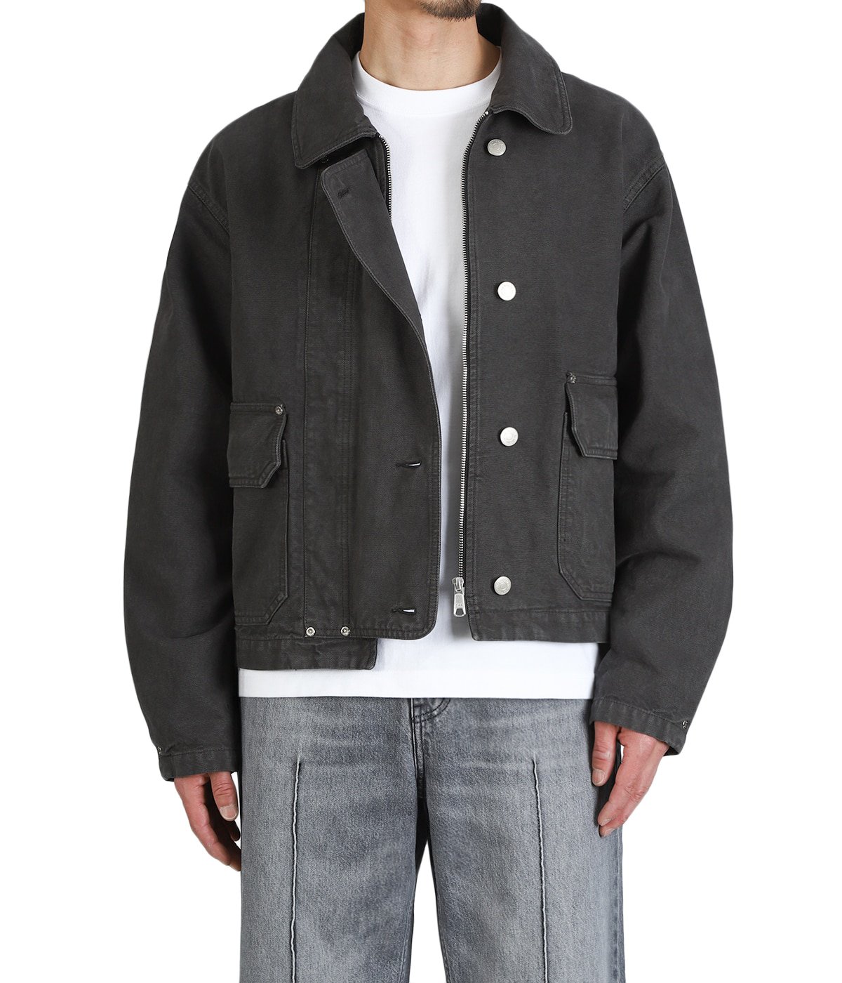 model（175cm / 60kg）B85 W75 H92 着用サイズ：XS