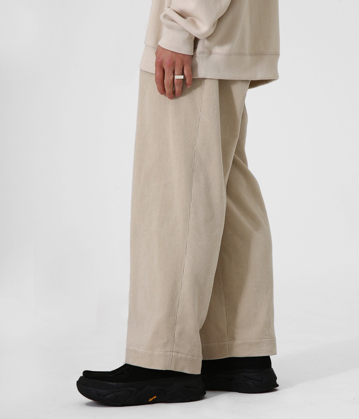2TUCK STRAIGHT FIT TROUSERS - 9wale corduroy -