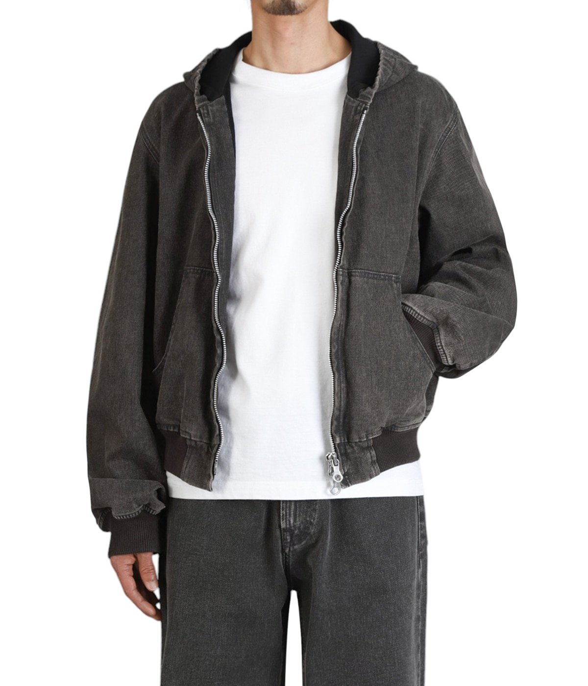 model(175cm / 60kg)B85 W75 H92 着用サイズ：46