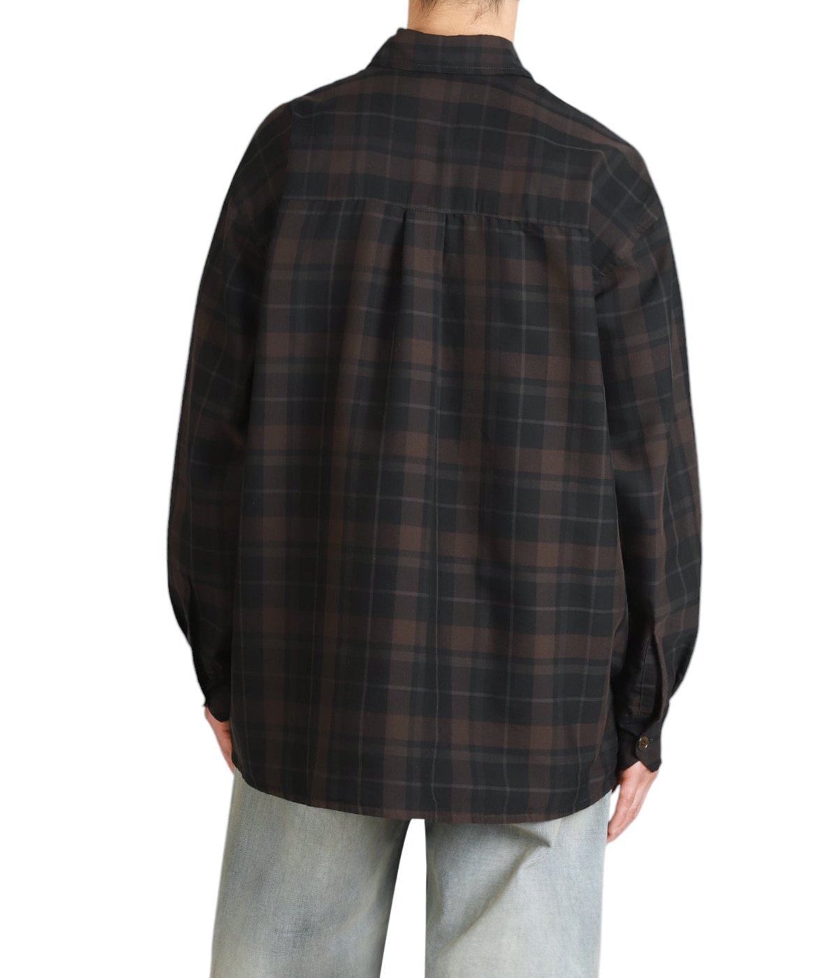 model（175cm / 60kg）B85 W75 H92 着用サイズ：44