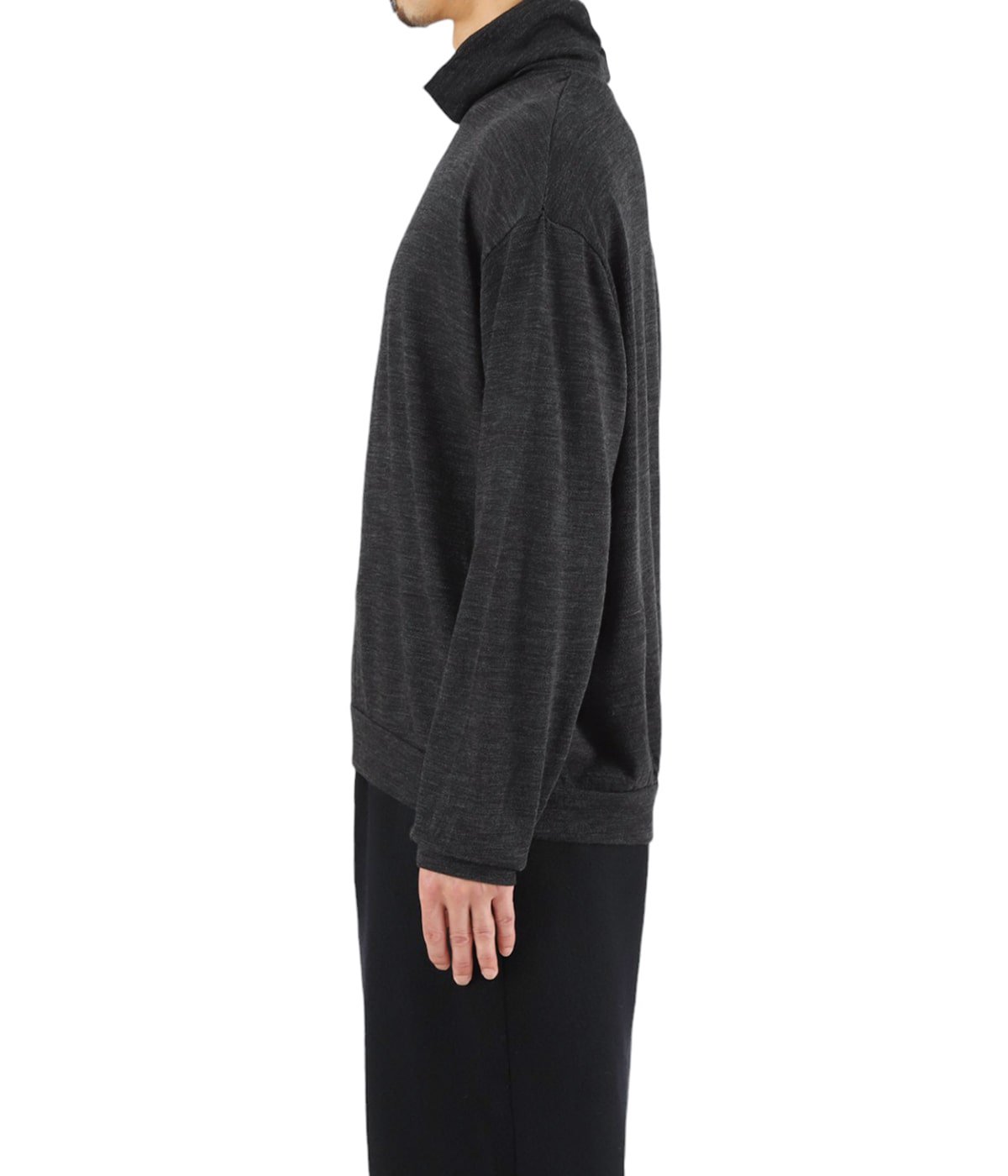 model(175cm / 60kg)B85 W75 H92 着用サイズ：2(M)