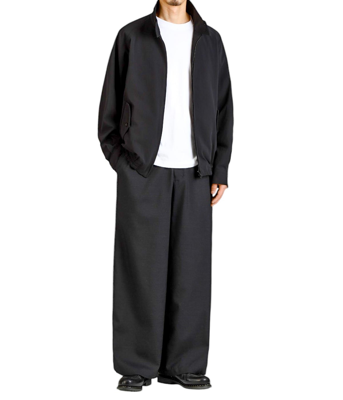 model（175cm / 60kg）B85 W75 H92 着用サイズ：2(M)