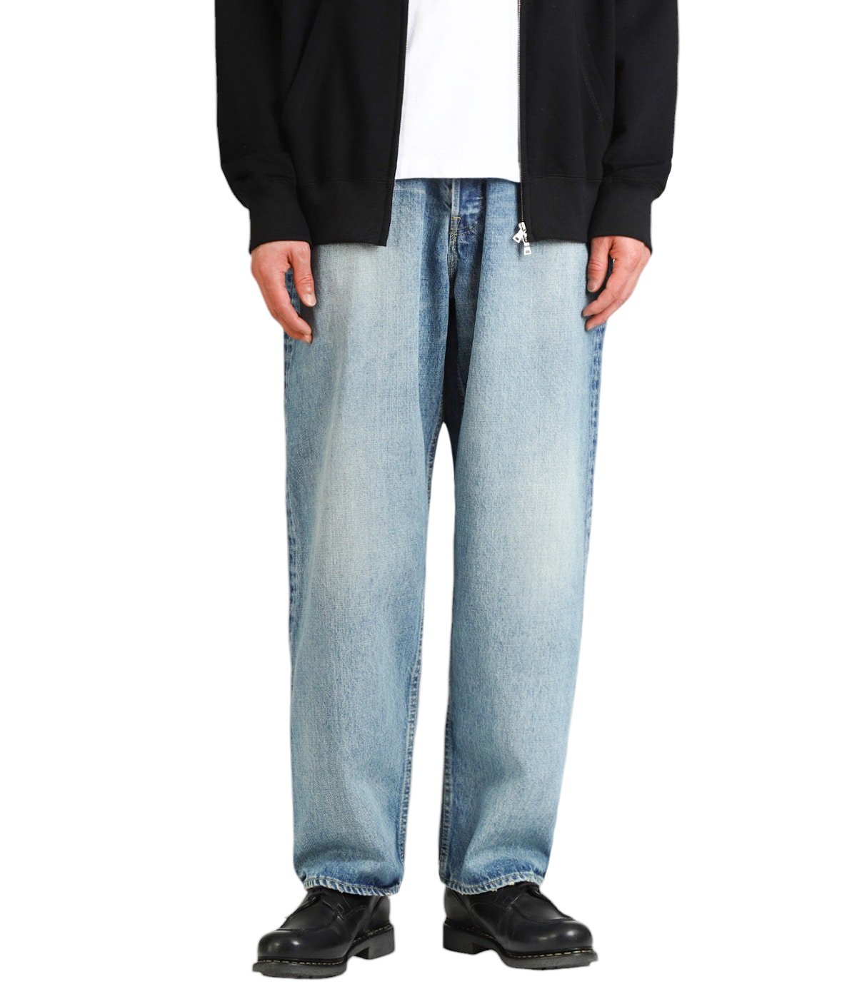 model（175cm / 60kg）B85 W75 H92 着用サイズ：2(M)