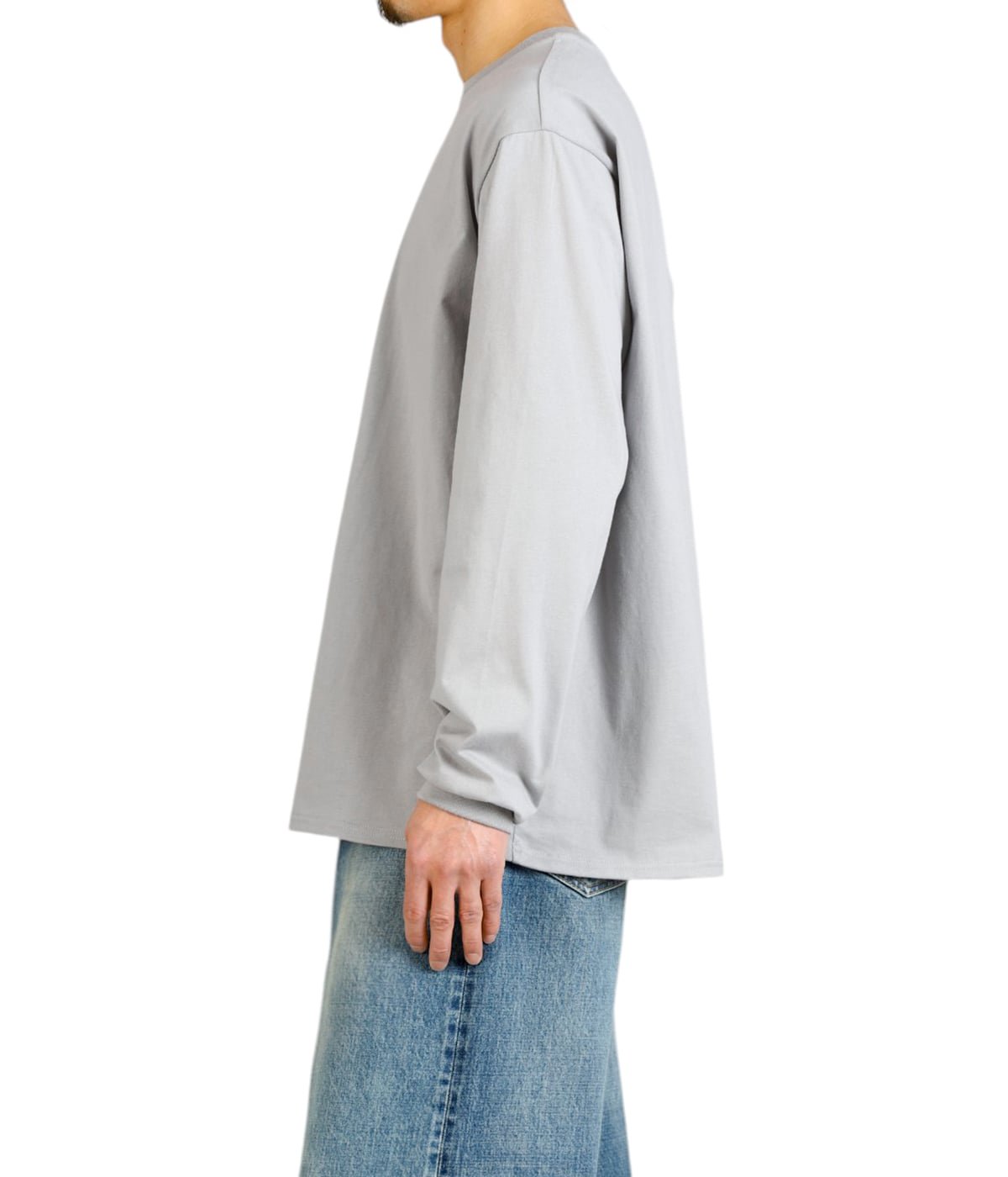 model（175cm / 60kg）B85 W75 H92 着用サイズ：2(M)