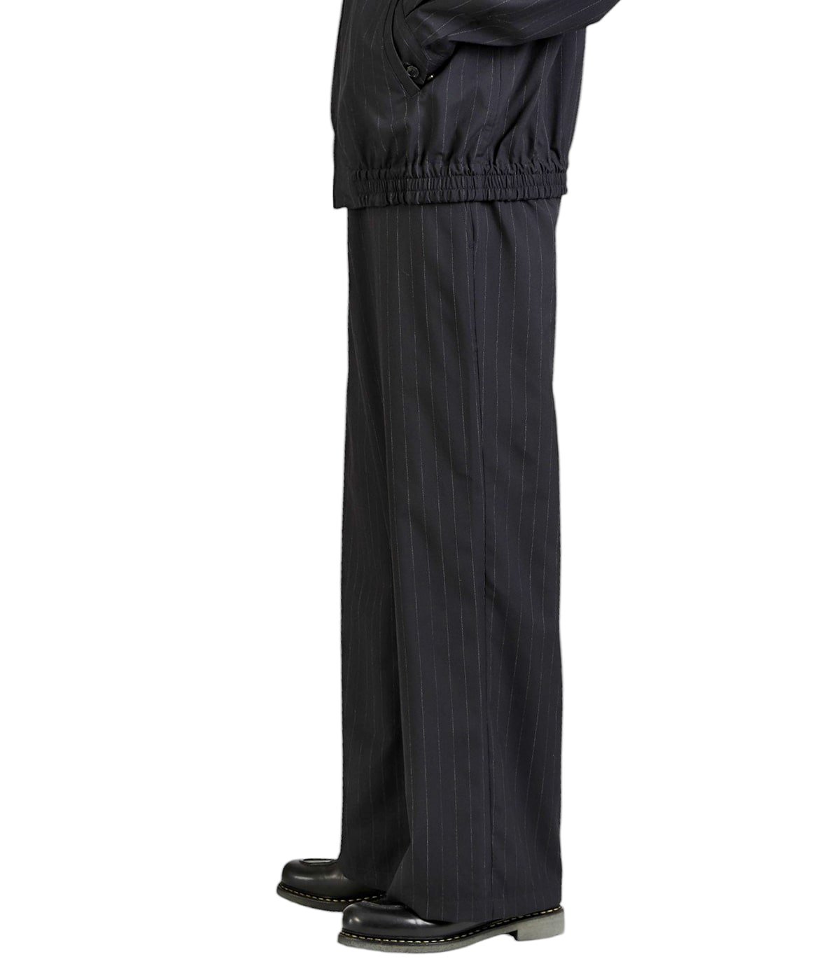 model（175cm / 60kg）B85 W75 H92 着用サイズ：2(M)