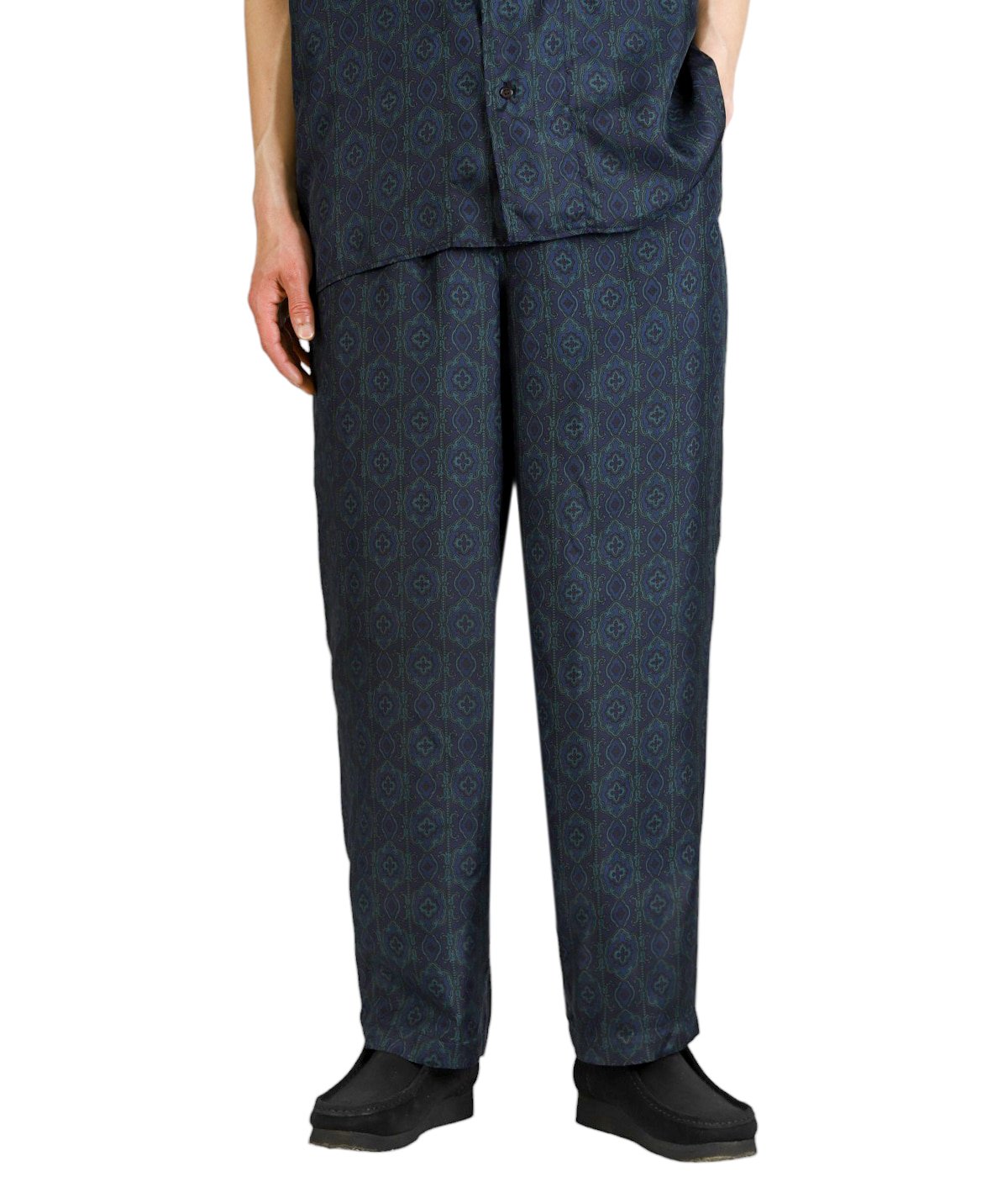 model（175cm / 60kg）B85 W75 H92 着用サイズ：2(M)