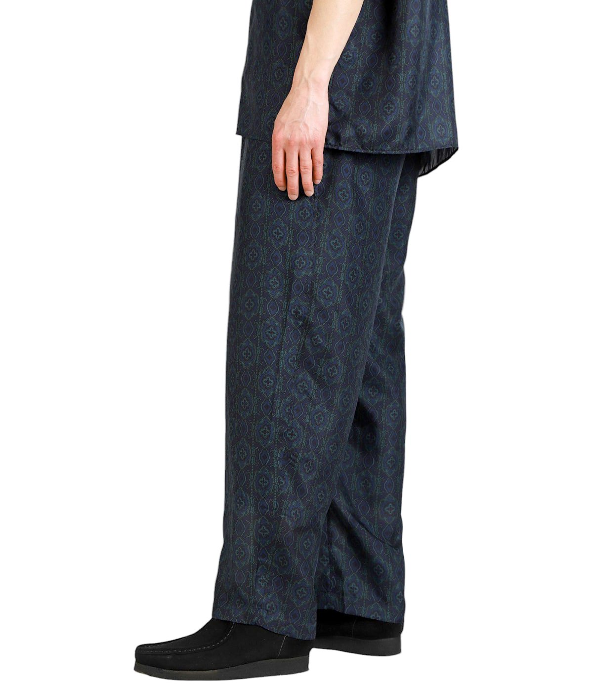 model（175cm / 60kg）B85 W75 H92 着用サイズ：2(M)