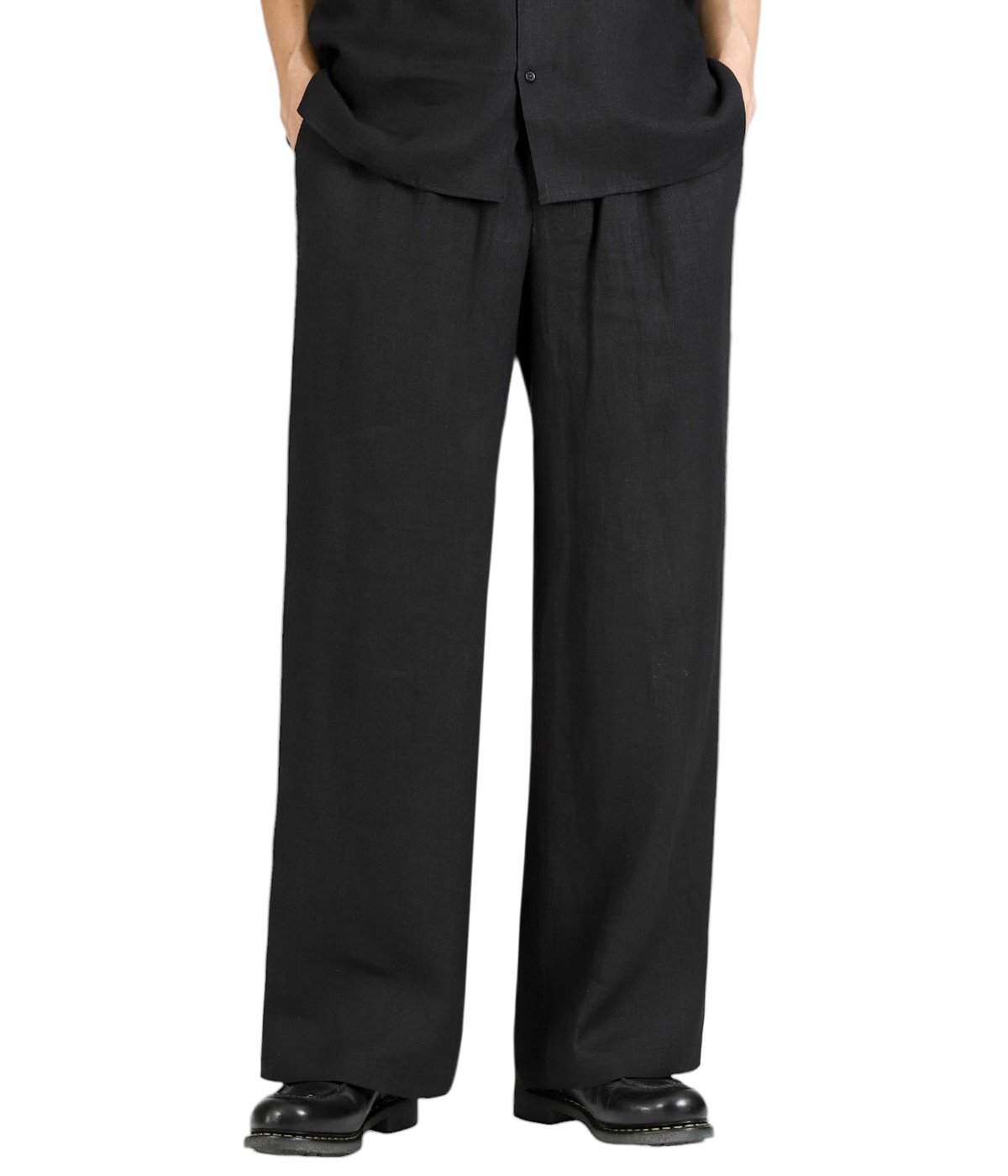 model（175cm / 60kg）B85 W75 H92 着用サイズ：2(M)