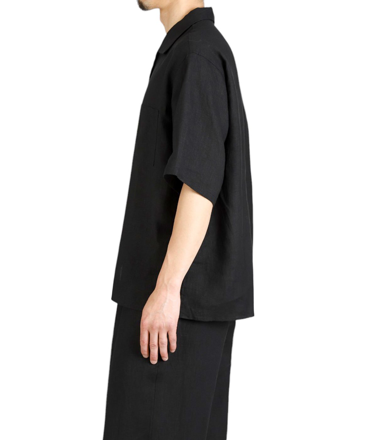 model（175cm / 60kg）B85 W75 H92 着用サイズ：2(M)
