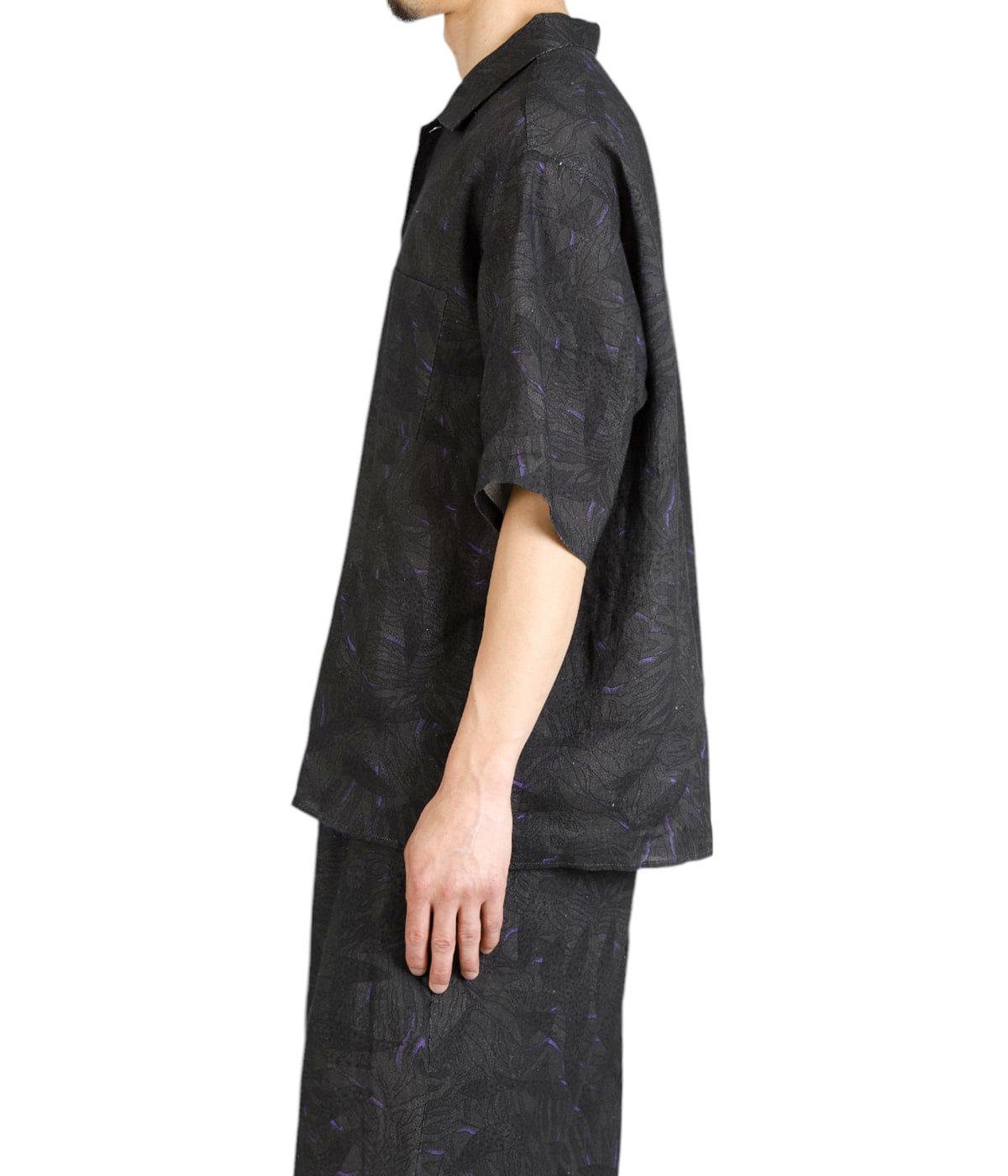 model（175cm / 60kg）B85 W75 H92 着用サイズ：2(M)