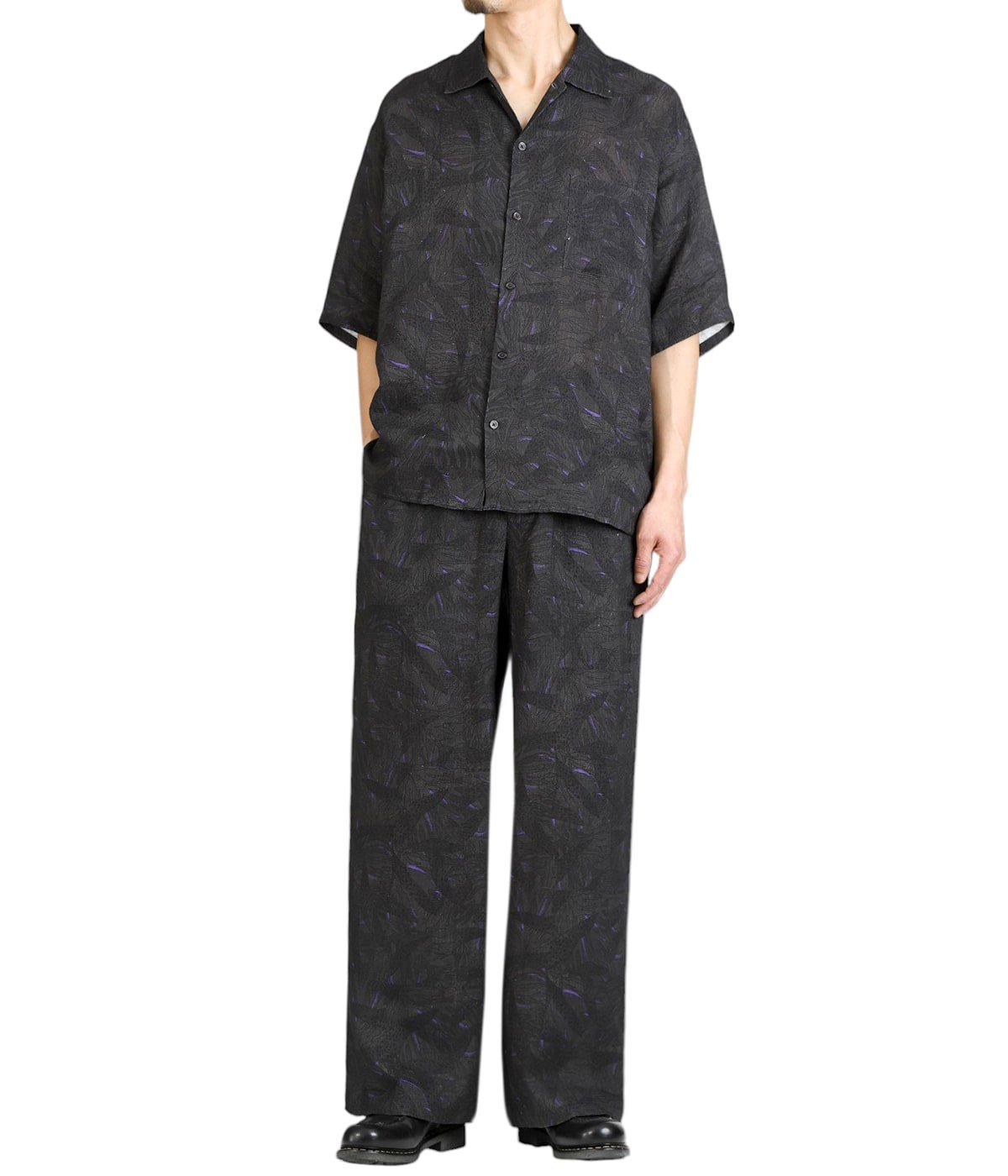 PANTS : WIDELEG EASY PANTS - LINEN TROPICAL - を着用