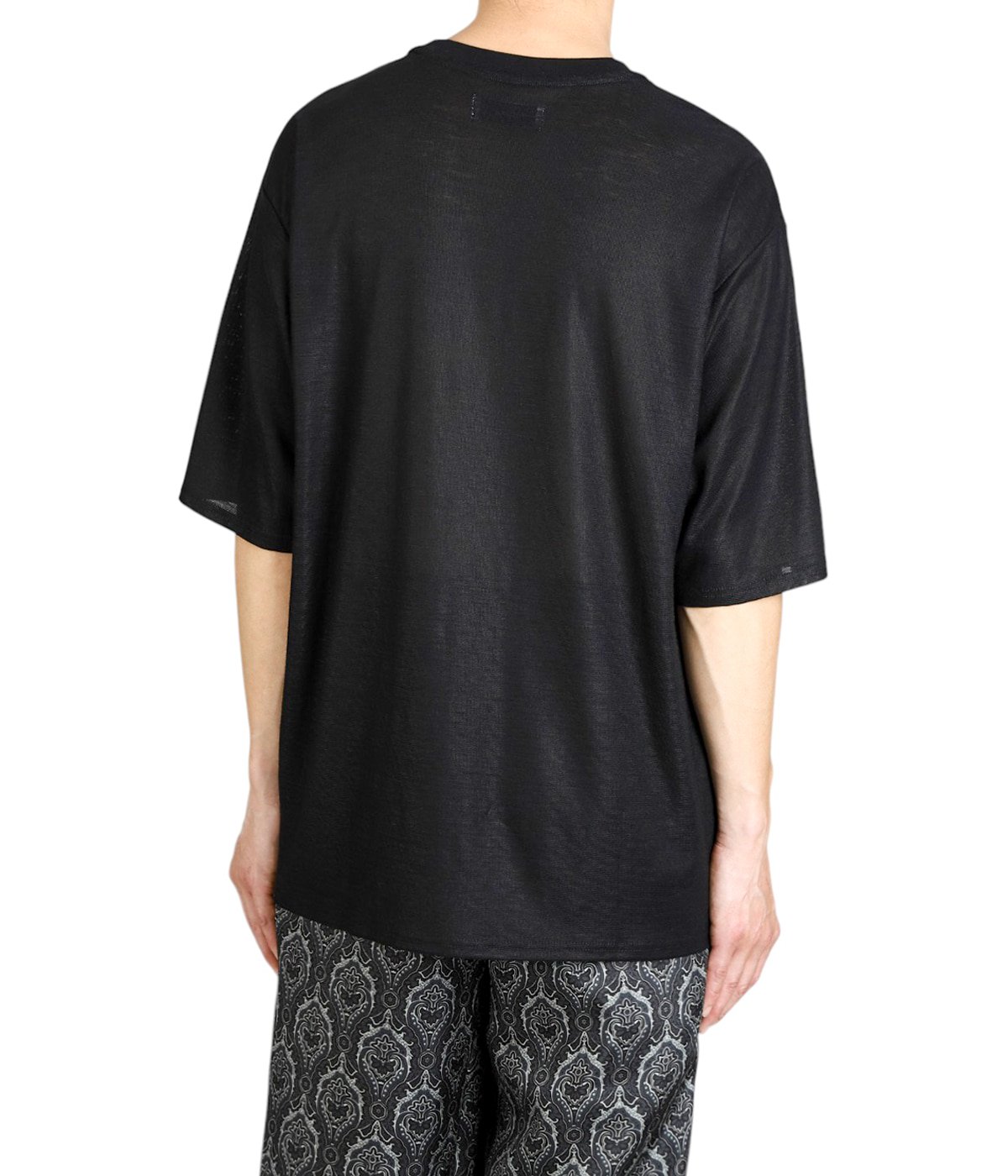 model（175cm / 60kg）B85 W75 H92 着用サイズ：2(M)